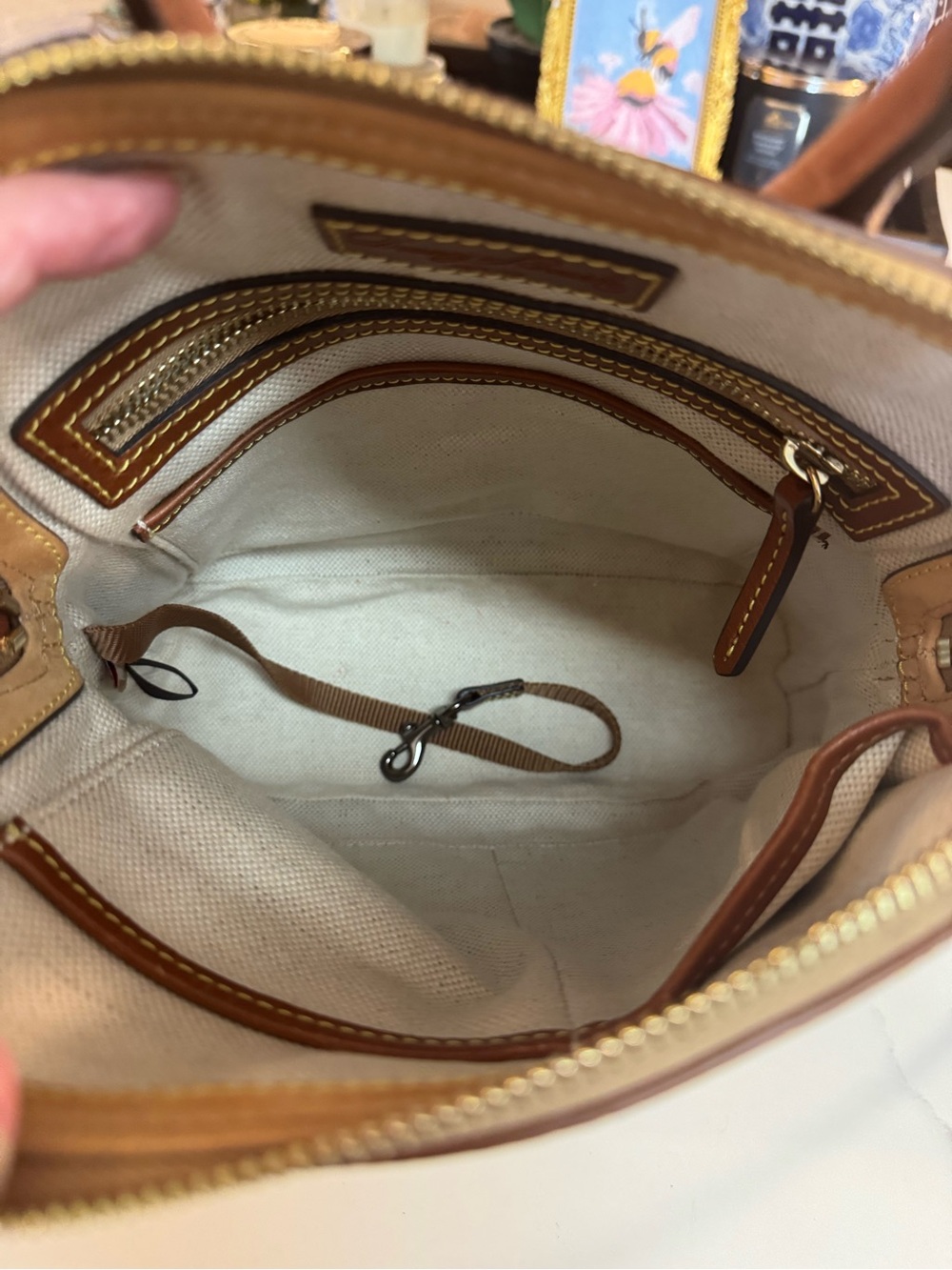 🤎 DOONEY & BOURKE SIGNATURE LEATHER BACKPACK! - Picture 10 of 13